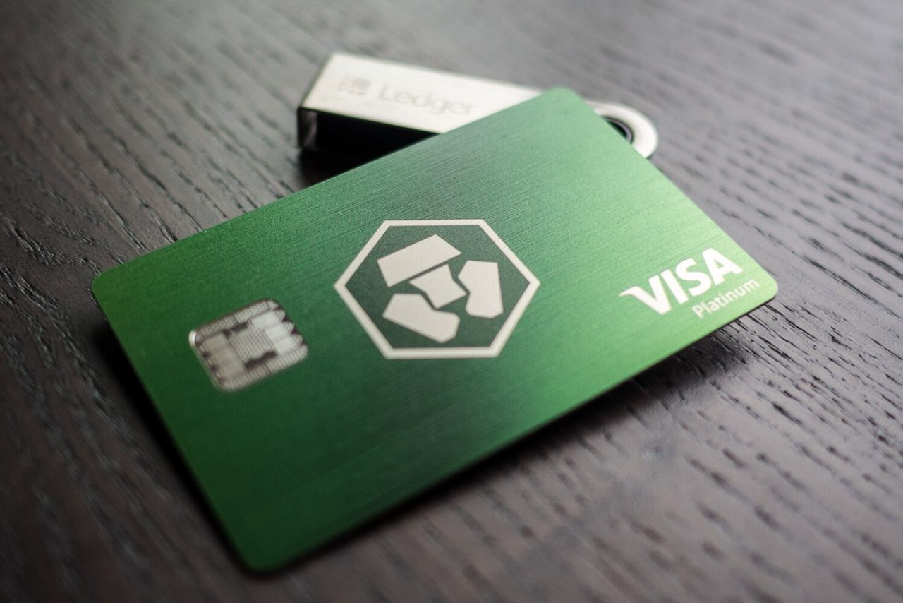 crypto credit card dining cashback rewards